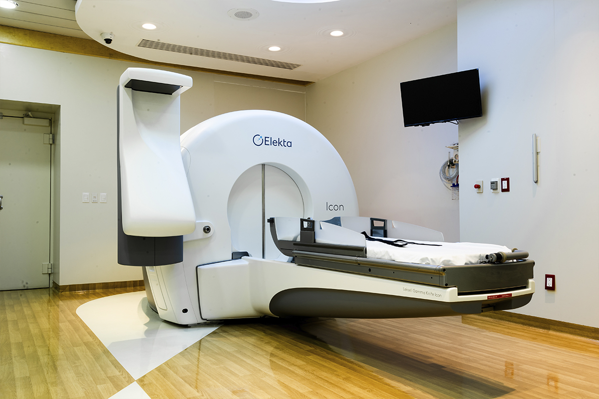 Gamma Knife - Equipo Elekta Médica Sur Copyright